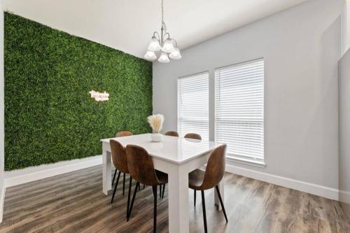 NEW! Fresh Urban Getaway in Houston, USA
