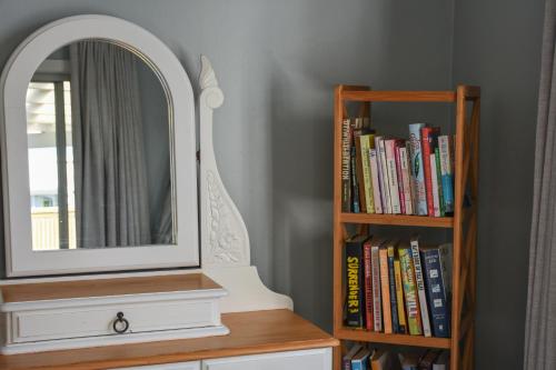 Beautiful home with short stroll to Havelock Village Beautiful home with short stroll to Havelock Village