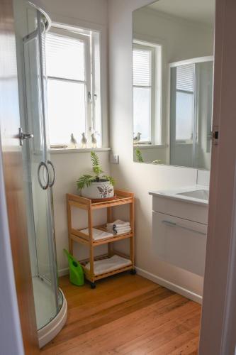 Beautiful home with short stroll to Havelock Village Beautiful home with short stroll to Havelock Village