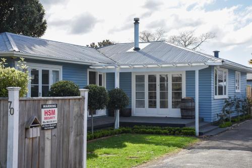 Beautiful home with short stroll to Havelock Village Beautiful home with short stroll to Havelock Village