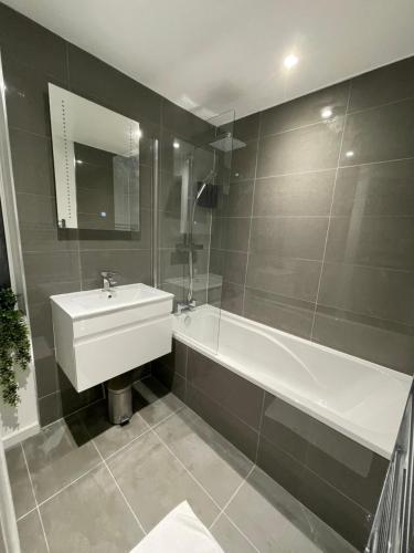 Fürdőszoba, House in Bournemouth and Poole in Alderney