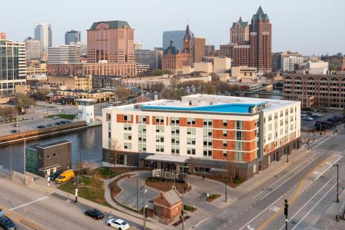 Aloft by Marriott Milwaukee Downtown, Milwaukee