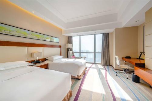 604479590 Crowne Plaza Wuxi Taihu by IHG