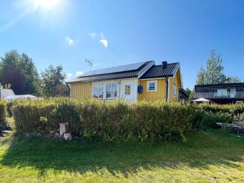 . Peaceful Cottage Near Lake Hjalmaren