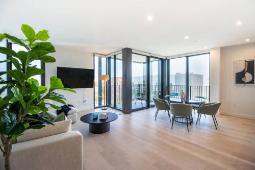 The Pearl Coast - Rooftop Pool, Gym Luxurious 2BR Santa Monica, Los Angeles (photo 3)