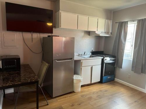 Kitchen, Coalinga Motel in Coalinga (CA)