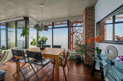 Breathtaking Water View Downtown with Free Parking in Vancouver, Canada