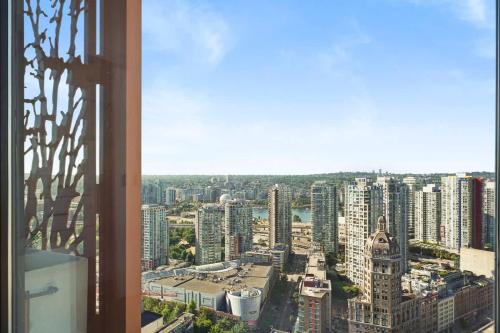 Panoramic Views 2 Bed 2 Bath Condo DT w Parking in Vancouver, Canada
