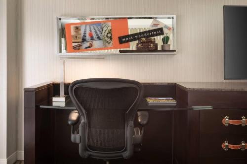 Renaissance Phoenix Downtown Hotel - image 3