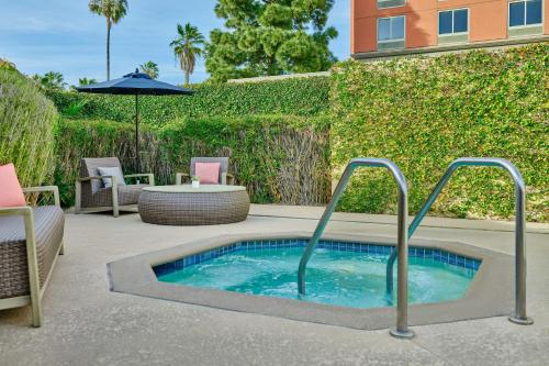 Swimming pool, Courtyard by Marriott Culver City Los Angeles in Culver City