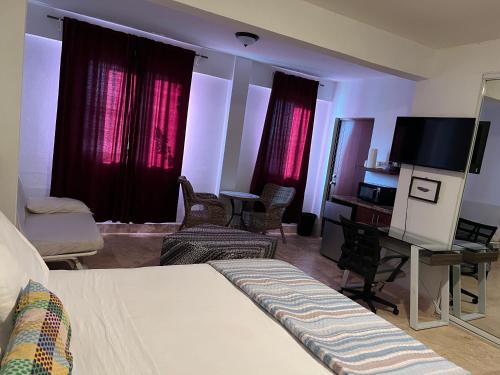 1 king bed, 1 futon bed