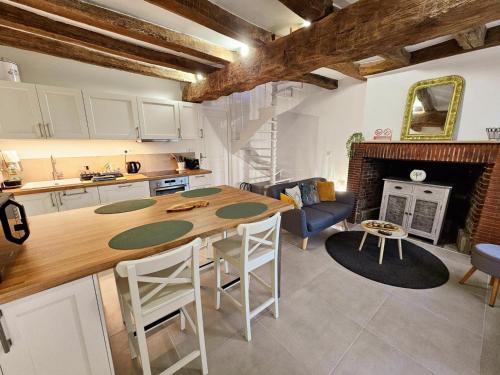 Gîte charme avec jardin et WIFI proche châteaux Loire - FR-1-381-597 gîte à louer Saint-Martin-le-Beau