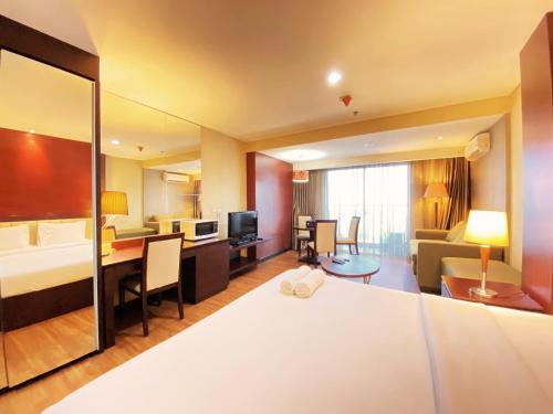 Fancy and Nice Studio at El Royale Apartment By Travelio, Bandung (photo 4)