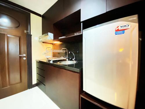 Fancy and Nice Studio at El Royale Apartment By Travelio, Bandung (photo 3)