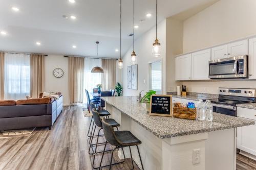 Cozy 4bedroom home near TCU in Edgecliff Falu