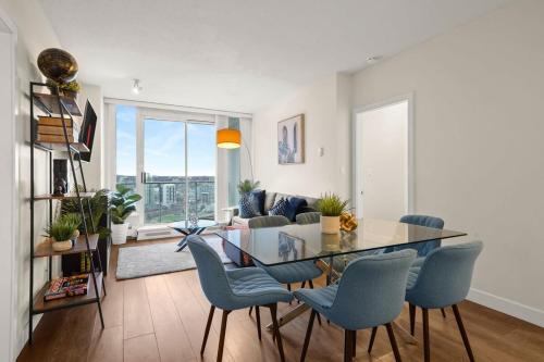 Dazzling Condo by Stadium Downtown w Incl Parking in Vancouver, Canada