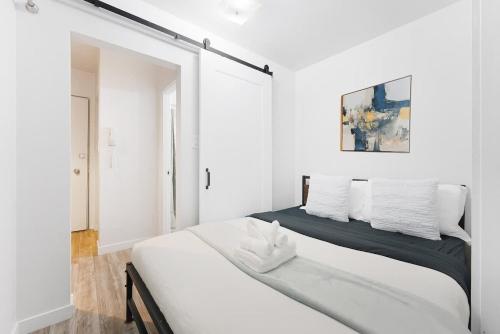 Cozy Central 1-Bedroom Condo in the West End Dwntwn in Vancouver, Canada