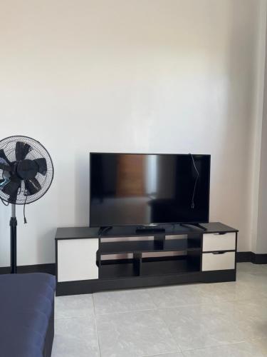 Ruang bersama/area TV, Rumah 42 m² dengan 1 kamar tidur dan 1 kamar mandi pribadi di Calapan (Calapan Mindoro Transient Apartment) in Calapan