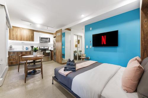Designer Studio in Trendy West End Dwntwn