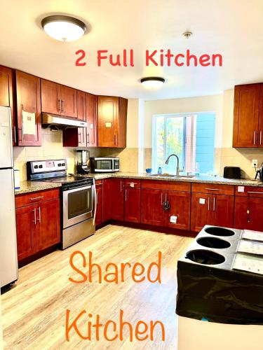 Private Room with Shared Bathroom on the 1st Floor 10 Minutes Walk to University of Washington