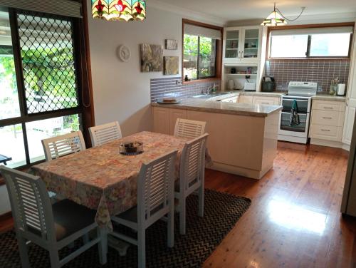 Iekārtas, Oleander Cottage in Scotts Head