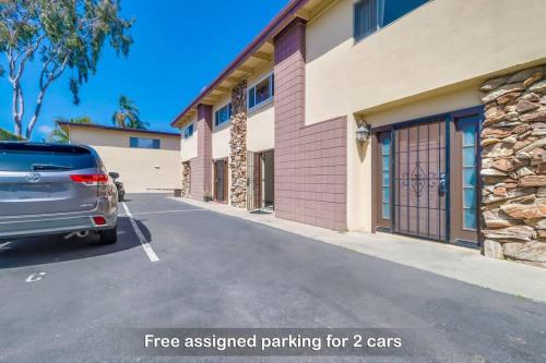 Entire Modern 3-Bedroom Home w King Bed, Crib, near Bay Beach in Chula Vista, USA
