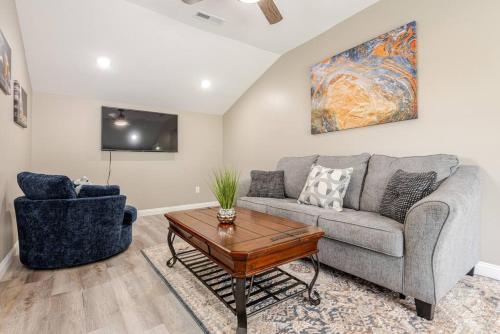 gedeelde lounge/tv-ruimte, Bourbon Trail Bungalow in Lebanon (KY)