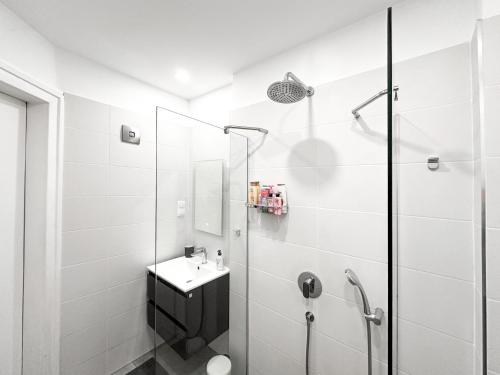 Prime Spot - 2br -15bth - Next To Nevsky Church