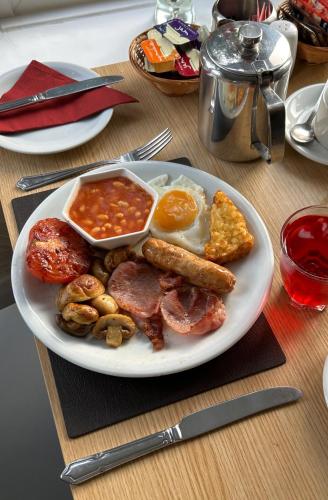 The Russell - image 4