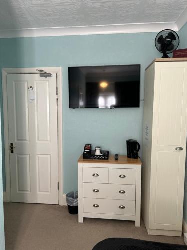 The Russell - image 7