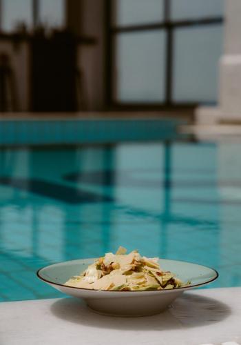 Sunrise Hotel - image 9