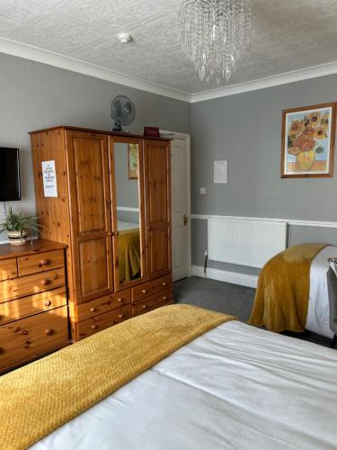 The Russell - image 2