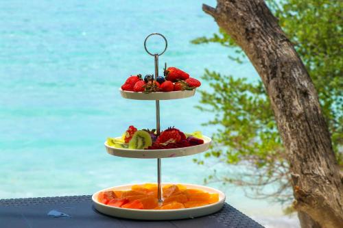 Restaurant, Wave Crest Retreat in North Male Atoll