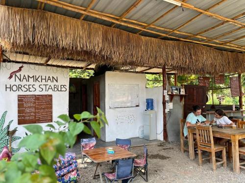 Étterem, NamKhan Horses Stables in Ban Hathien