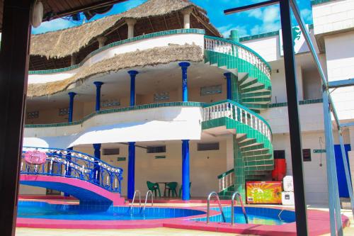 Piscina, New Green Horse Hotel in Cotonou