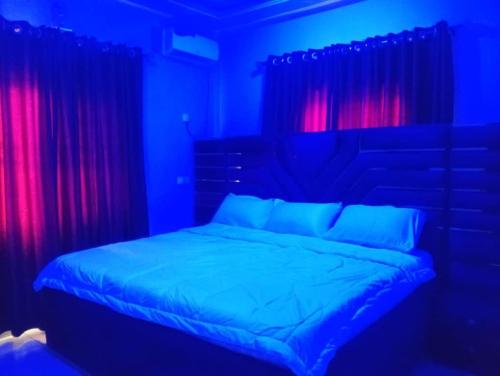 2 Bed - Sleeps 4 with Free Parking, Бенин-Сити (фото 9)