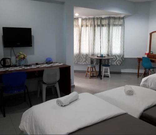 Superior Quadruple Room image 6