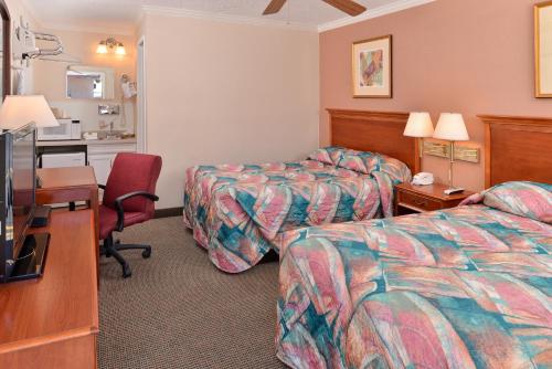 Golden Eagle Motel - image 3