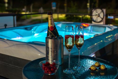 Floating Sea House SHARK 3 Floating Sea House SHARK 3