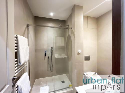 Urban Flat 119 - Spacious 5 Bedroom Flat in Paris, Paříž (fotografie 8)