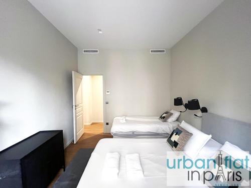 Urban Flat 119 - Spacious 5 Bedroom Flat in Paris - image 7
