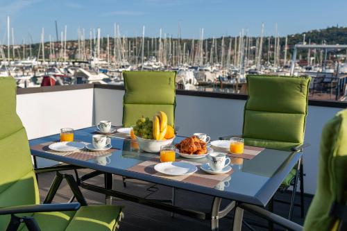 Floating Sea House SHARK 3 Floating Sea House SHARK 3