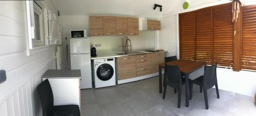 Instalaciones, Bungalow "Doussin' Kreyol", au calme à 150m de la plage (Bungalow "Doussin' Kreyol", au calme a 150m de la plage) in Les Anses-d'Arlet