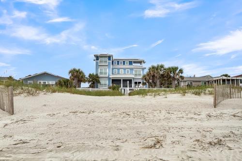 5BR Custom Beach House ON THE BEACH Wedding Venue in Folly Beach, USA