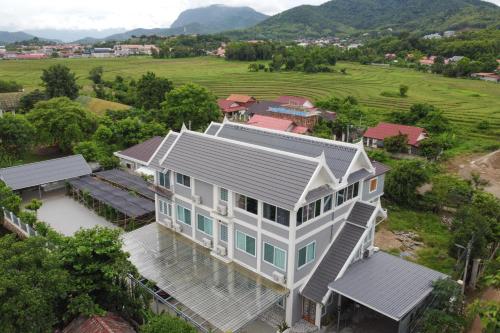 Garden House Rice Fields and Mountain Views