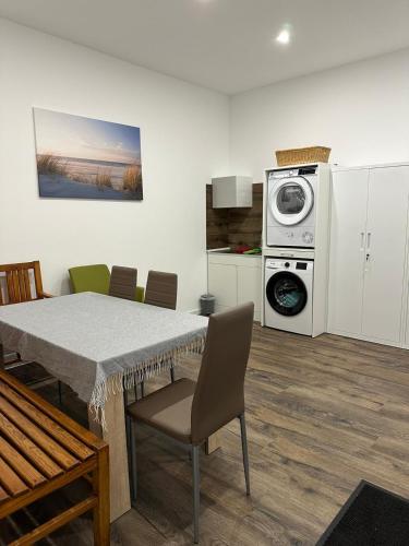 Gästehaus Bützfleth, Rad-Hotel, Arbeit & Privat, Bed & Breakfast, Mitten am Elb-Rad-Wanderweg (Gastehaus Butzfleth, Rad-Hotel, Arbeit & Privat, Bed & Breakfast, Mitten am Elb-Rad-Wanderweg) in Stade