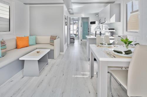 Floating Sea House SHARK 3 Floating Sea House SHARK 3