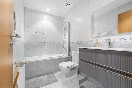Cozy Studio near the Beach With Access to Pool and Gym, Dubaï (photo 8)