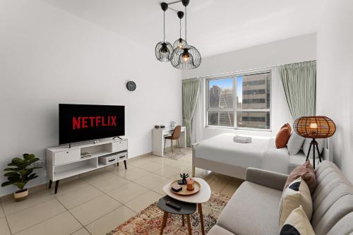 Cozy Studio near the Beach With Access to Pool and Gym, Dubaï (photo 2)