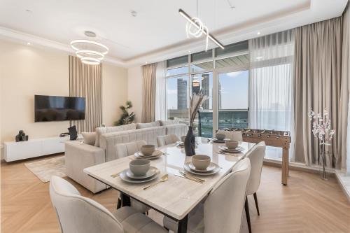 Elegant 3BR Lux Stay in the Heart of Dubai Marina, Dubaj